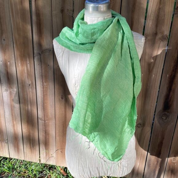NUBBY Raw SILK SCARF APPLE GREEN 16" x  66" - Picture 1 of 4
